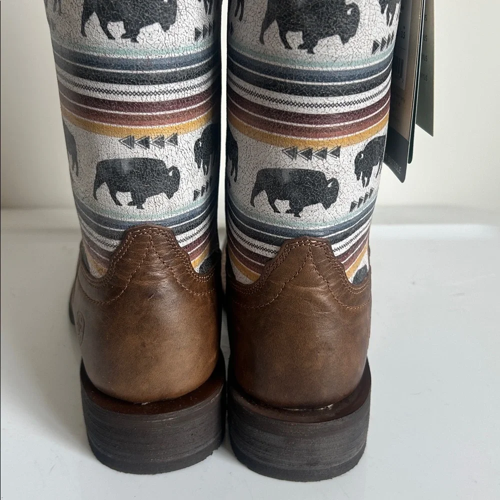 Ariat Women’s CIRCUIT SAVANNA BUFFALO PRINT WESTERN COWGIRL BOOTS SQUARE TOE - Picture 5 of 12